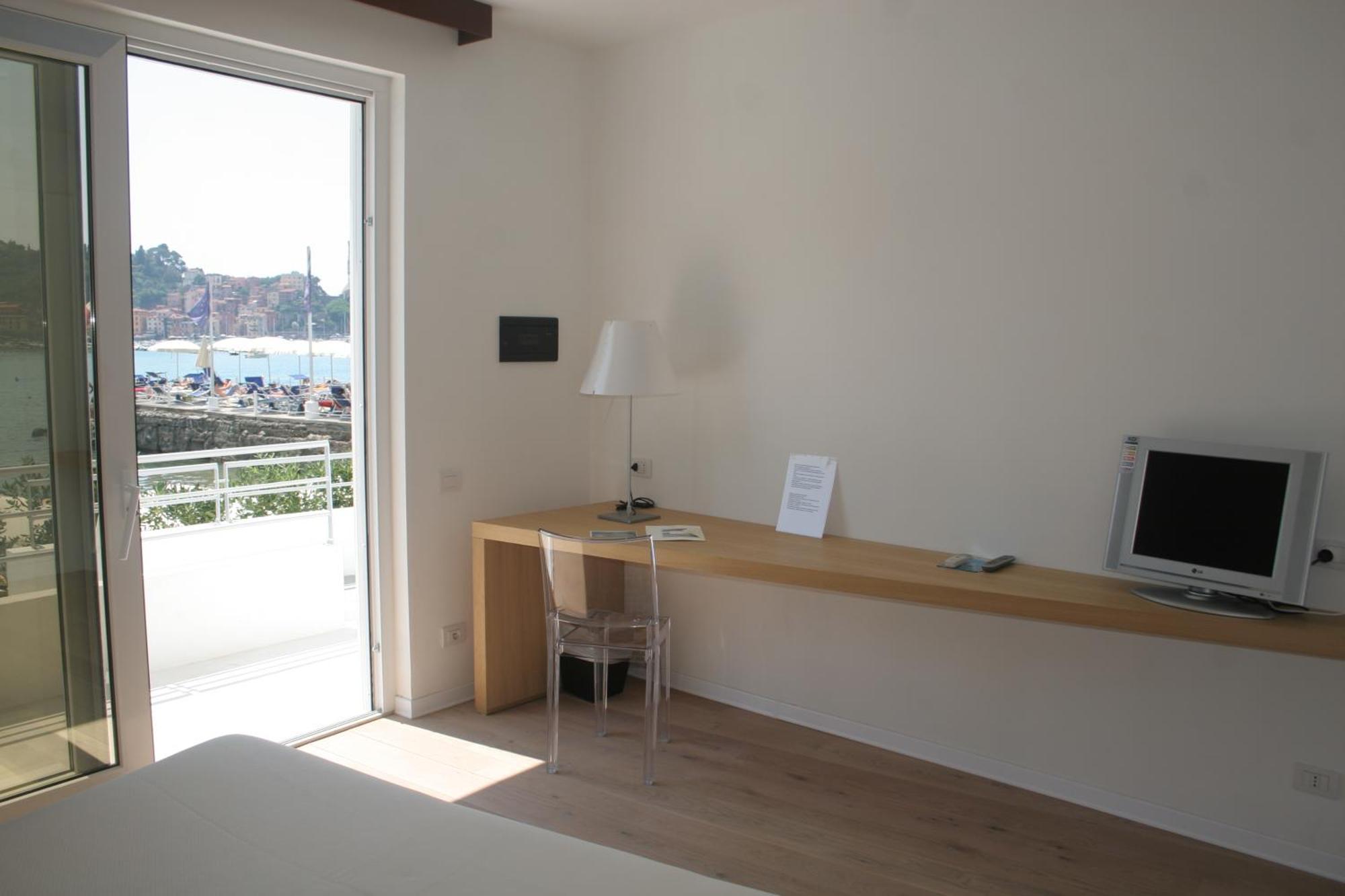 Piccolo Hotel Del Lido Леричі Екстер'єр фото