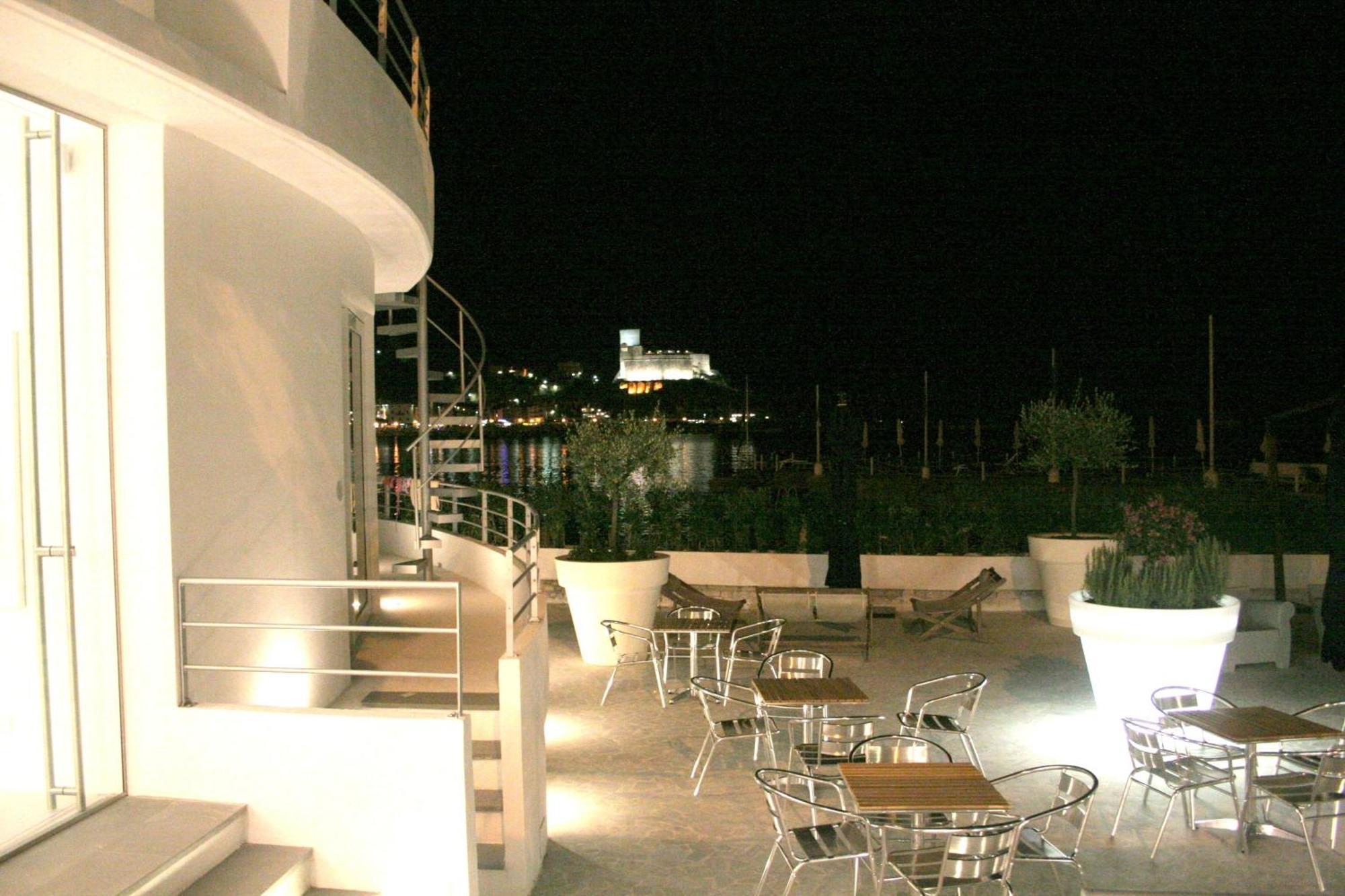 Piccolo Hotel Del Lido Леричі Екстер'єр фото
