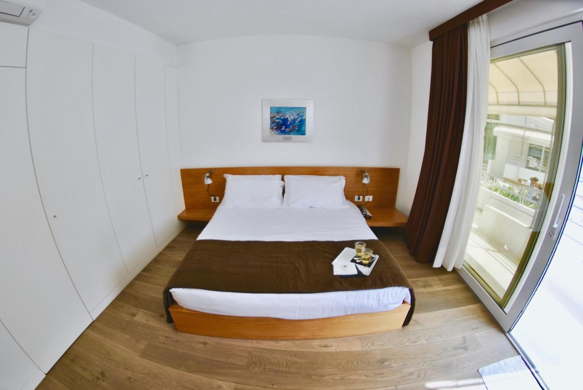 Piccolo Hotel Del Lido Леричі Екстер'єр фото